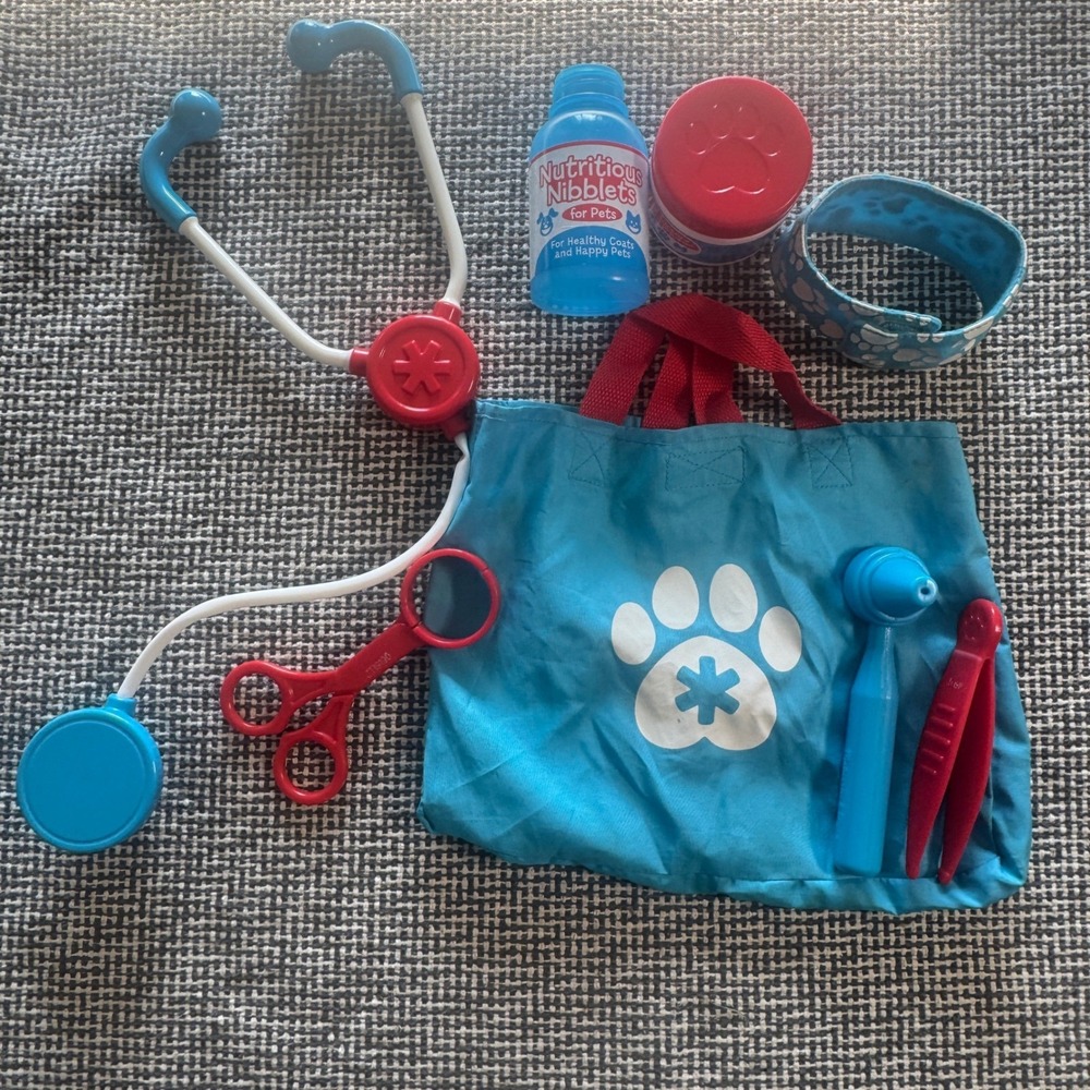 Kids Pet Vet Doctor Role Play Set Toy Medical Kit with Carrying Bag 8 Pieces